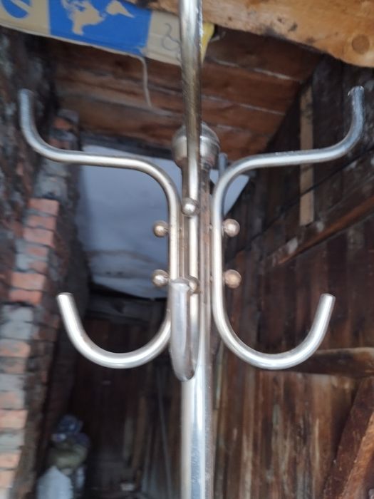 Вешалка железная б/у