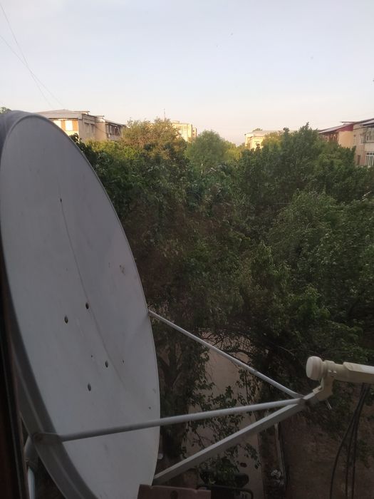 Продается антенна паробалическая с кронштейном и тюнером