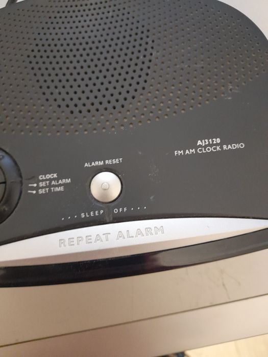 Aparat radio cu ceas și alarma PHILIPS