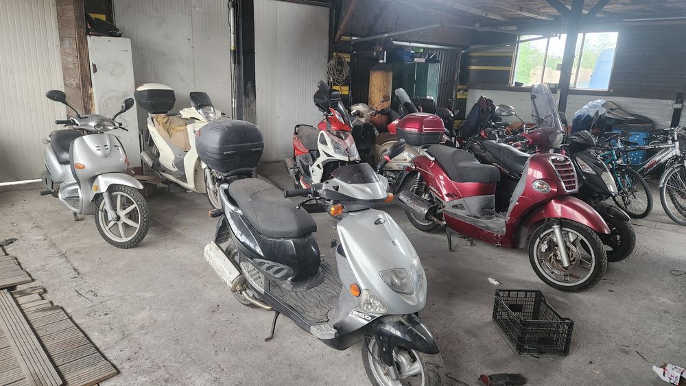 Scutere cu acte diferite modele