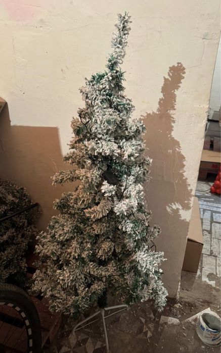 Продам елку искусственную