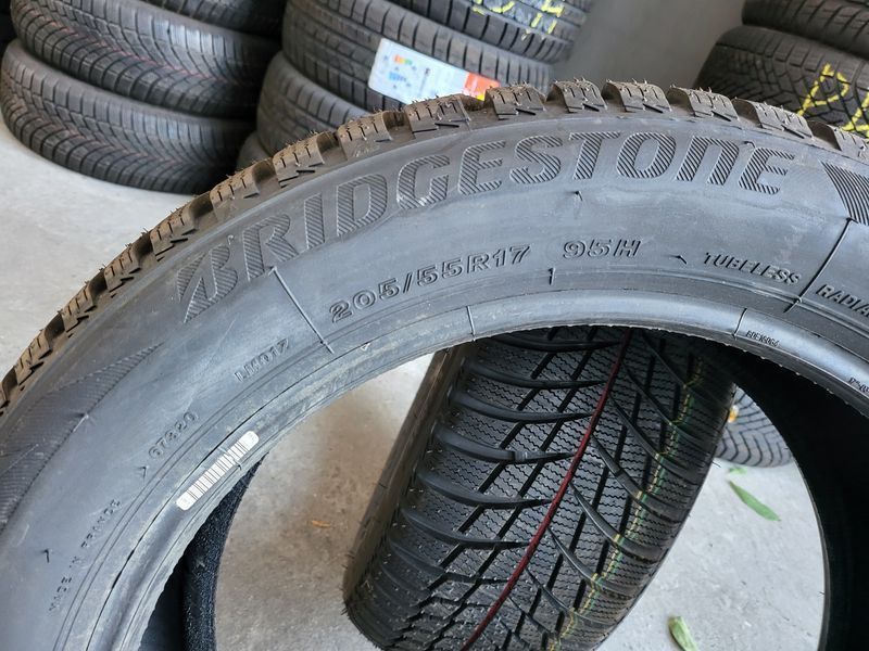 205/55/17 BRIDGESTONE 2бр