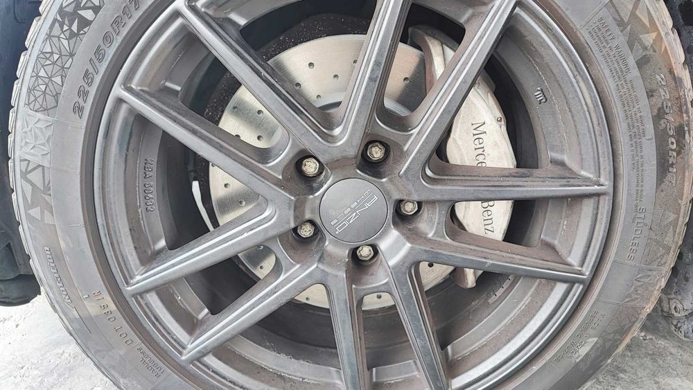 Mercedes-Benz C 200 AMG Line | Бензин | Нови Brembo | Регистрирана