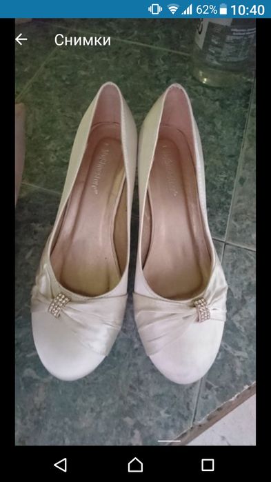 Сватбени обувки екрю.