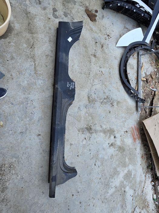 Skoda Octavia 4 десен праг 2022