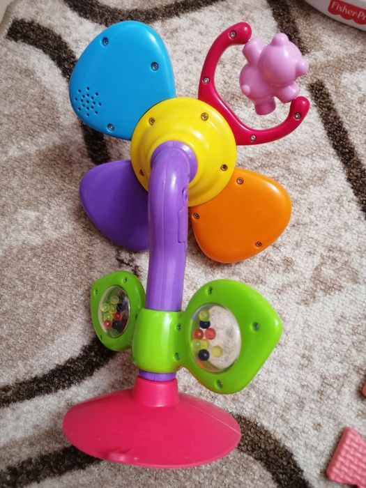 Играчка с вакум за бебе