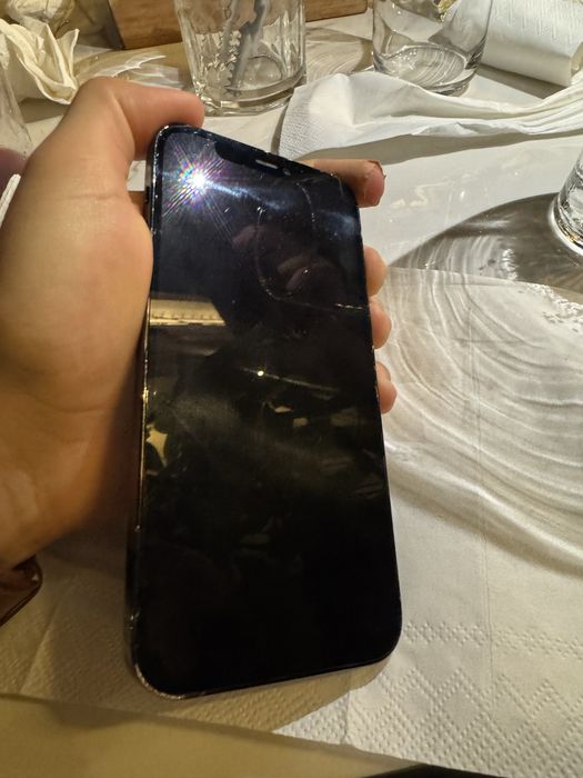 Продаю Iphone 12 pro 256gb