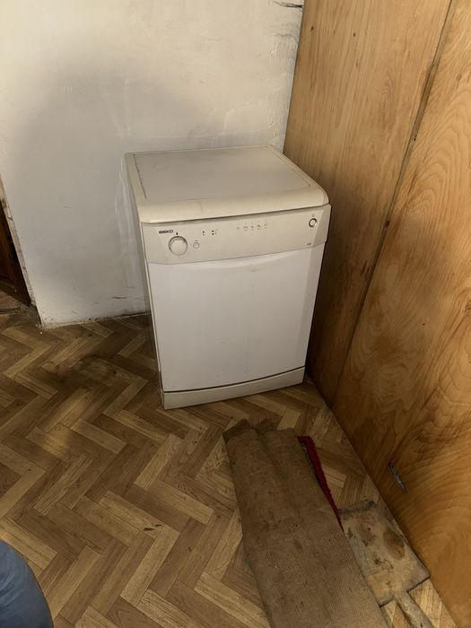 Продам посудомоечную машину Beko
