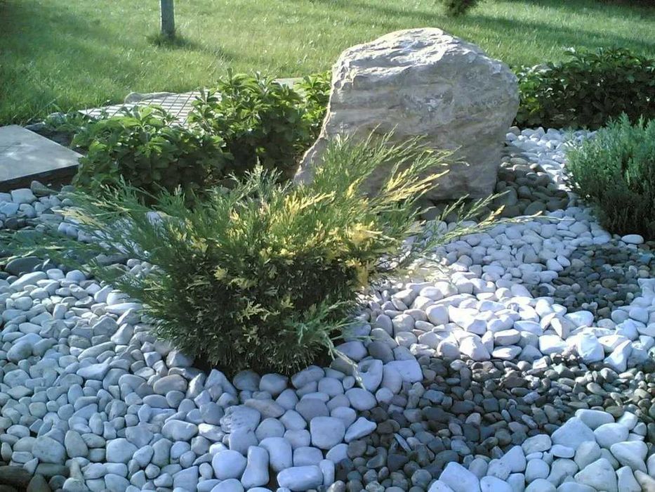 Мраморная галька для цветников