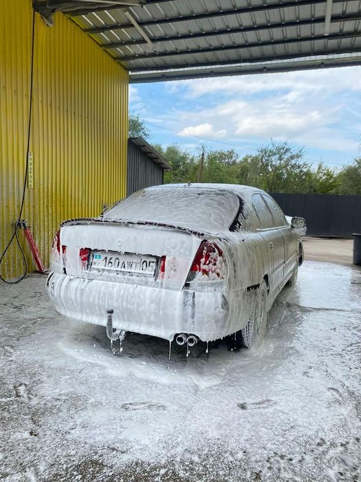 Продам машину Митсубиси Харизма