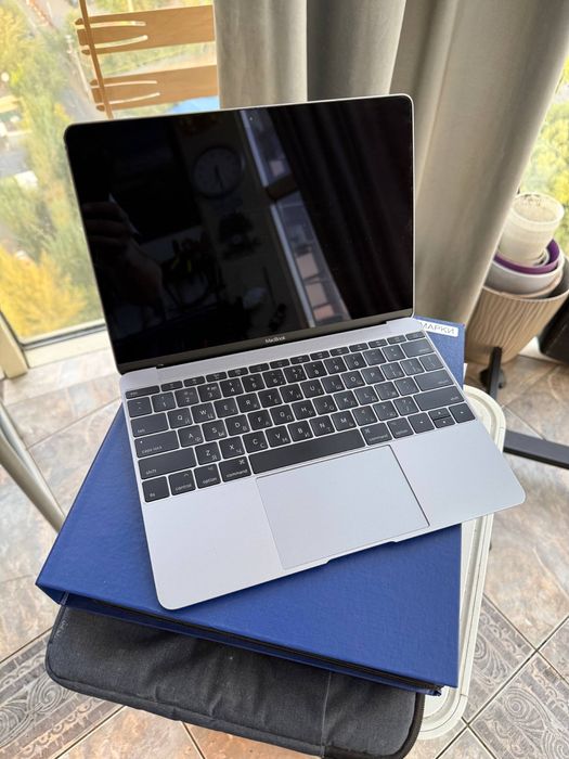 MacBook 12 Retina 2017, Core m3 / 8 GB