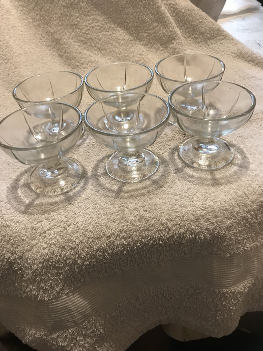 Ретро 12 бр.чинии за хран.--1965г нови Китка Н. пазар--чаши за сладол.