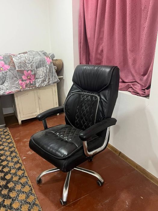 Kreslo paketi yaqinda yechilgan