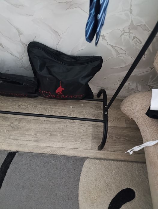 Продам напольную вешалку