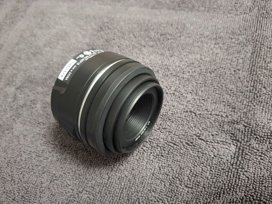 Obiectiv pentru portrete DT F1,8 SAM 49 model SAL50F18