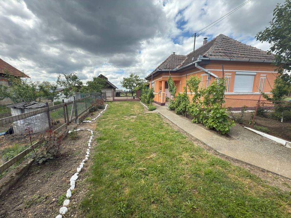 Ofer spre vanzare Casa + Teren 23 Ari in Comuna  Craidorolt