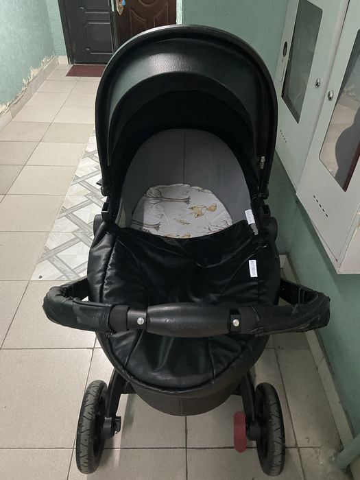 Продам детскую коляску 2в1