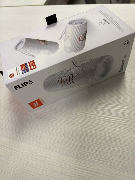 Портативная колонка JBL Flip 6, белая