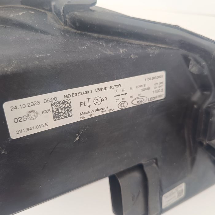 Ляв фар за SKODA SUPERB III (3V3)(3V5) B8 - 3V1941015D 3V1941015E 2019-2024