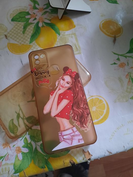 Продам 2 чехла пишите на ватсапп