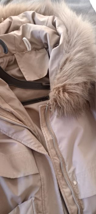 Продам куртку бежевый цвет