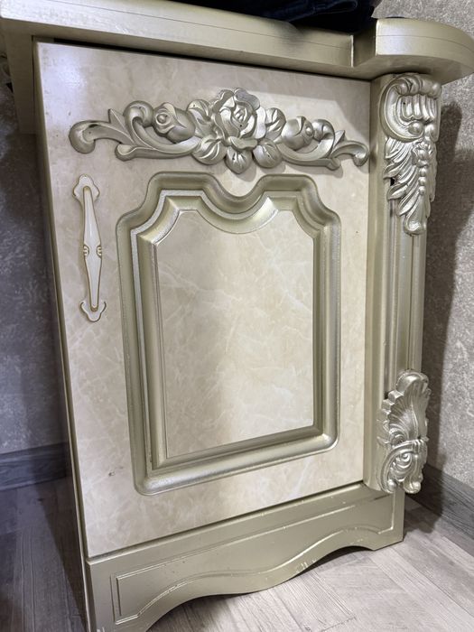 Spalniy mebel sotiladi