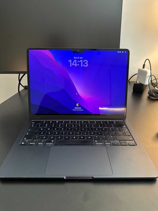 MacBook Air M2 2022 | 8GB RAM | 256GB SSD | Baterie 92% | Midnight