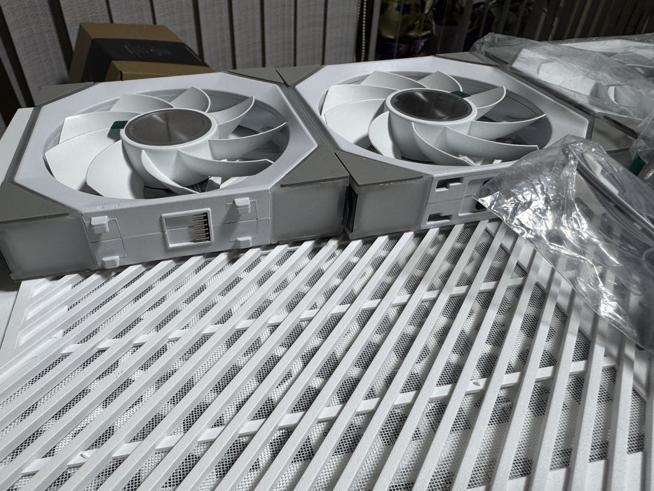 Продам новые вентиляторы Cougar v2 Starlink Reverse 7шт.