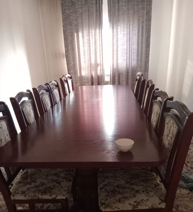 Стол сатылады орындығымен