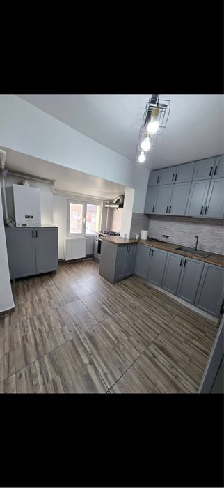 Apartament 4 camere  central