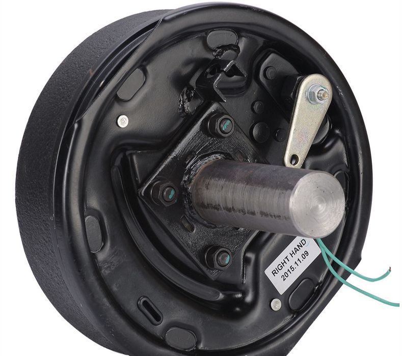 Ступица (полуось) с электротормозами