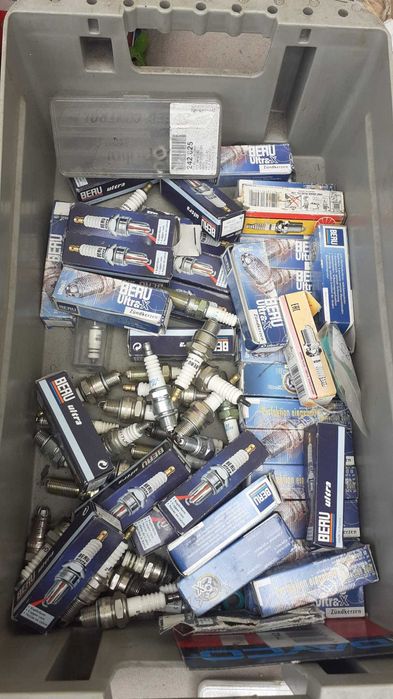 piese scuter bujii carburatoare garnituri bobine cabluri