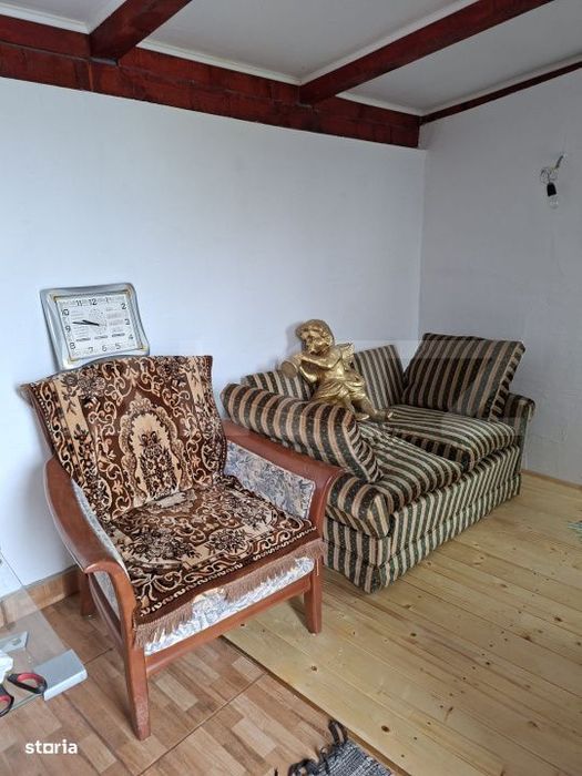 Casa de vanzare, 15 arii de teren, zona Dumitra