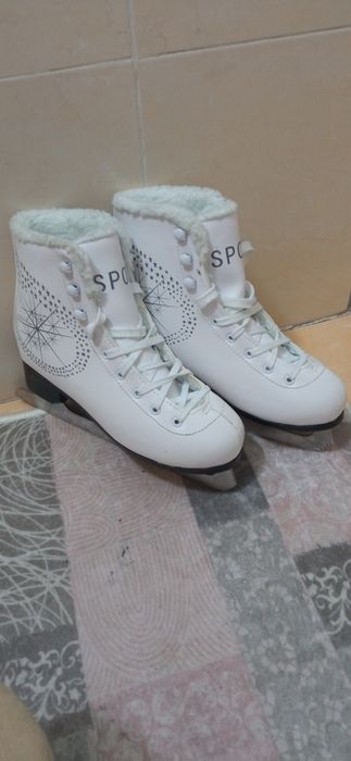 Продам коньки не дорого