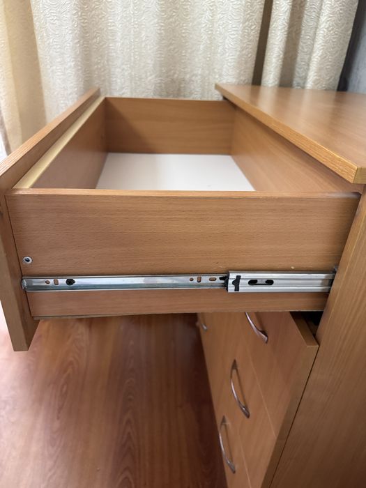 Продам комод для спальни