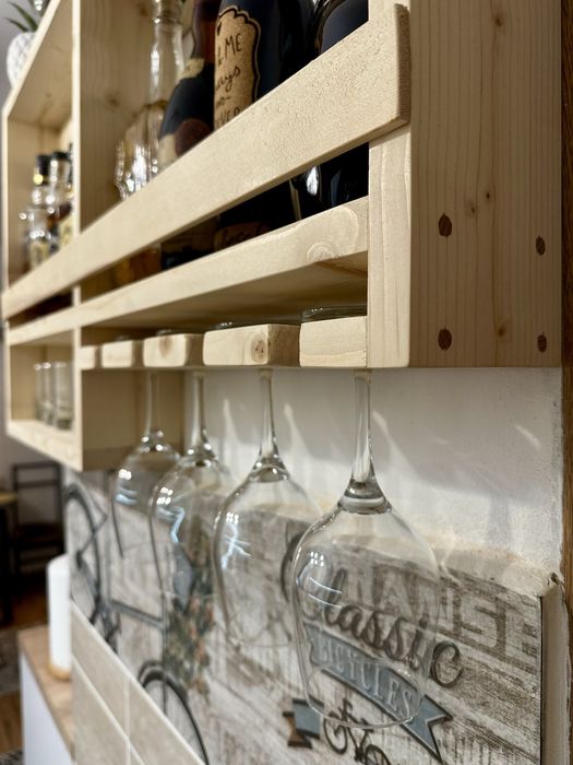 Raft bar din lemn  pentru băuturi – suport sticle și pahare vin