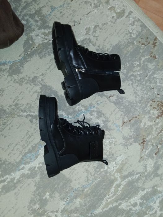 Продам ботинки зимние