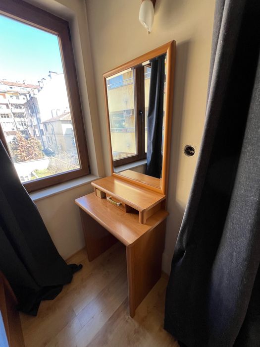 Обзавеждане за спалня-гардероб, легло, тоалетка, скрин, нощни шкафчета