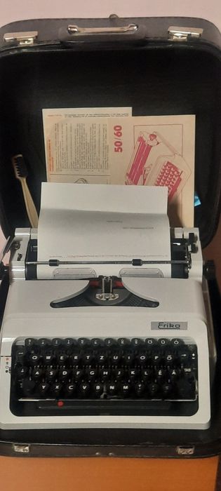 Mașină de scris Erika impecabilă
