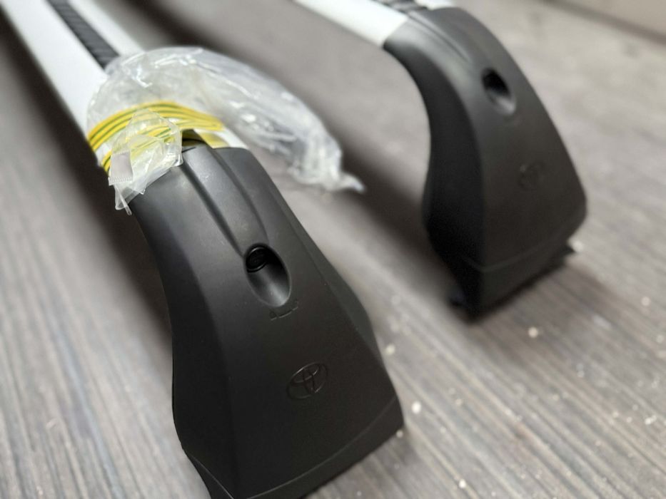 Оригинален багажник за Toyota Corolla hatchback  PW301-02002