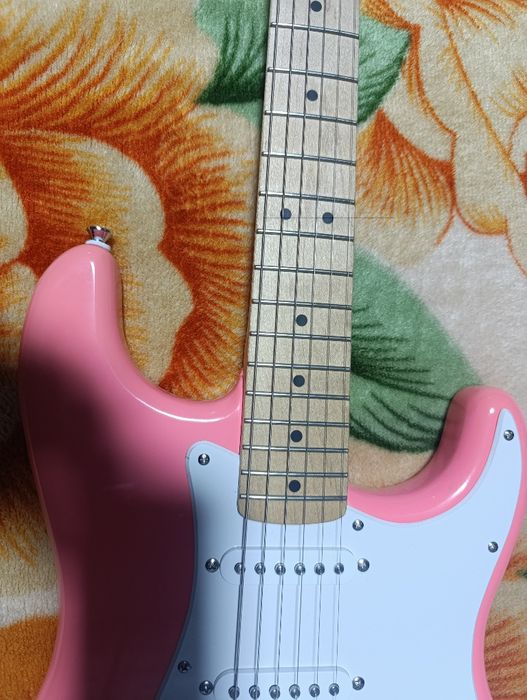 Продается электрогитара Fender