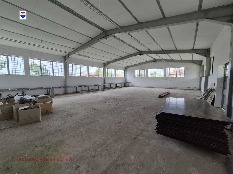 Дава се под наем Промишлена сграда в с. Смирненски, Област Русе - 430 кв.м за 620 € - Снимка #3