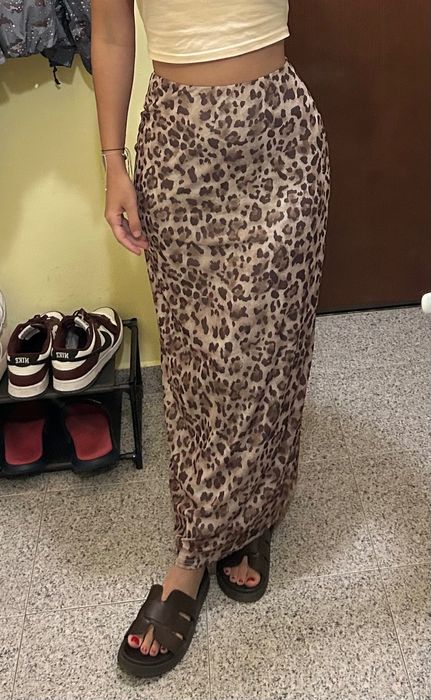 Пола с тигров десен