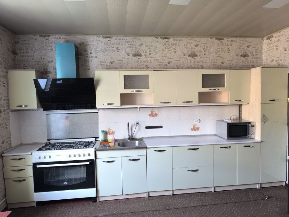 Кухонный мебель сотилади