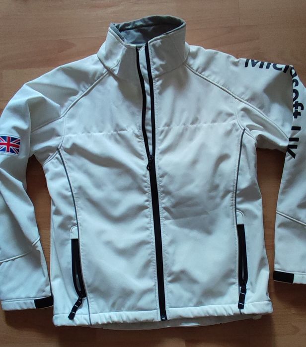 Яке Microsoft UK  размер М номер 38 два пъти обличано