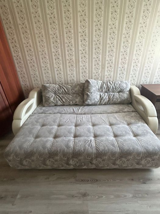 Продам диван срочно