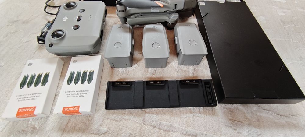 DJI Air 2S Fly More Combo, дрон в отлично състояние - нов