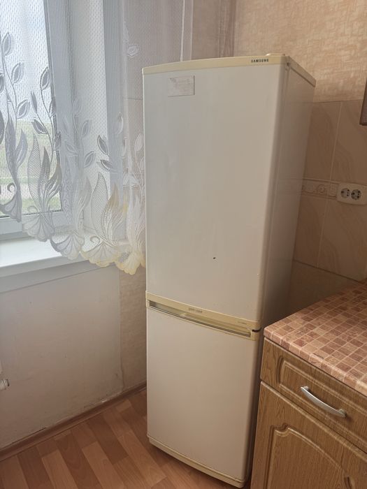 Продам холодильник на запчасти
