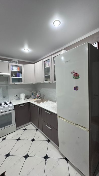 Продам трехкомнатную район кольца