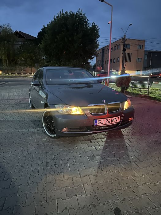 BMW E90 320i • 2005 • 2.0 BENZINĂ • MANUALĂ 6 TREPTE
